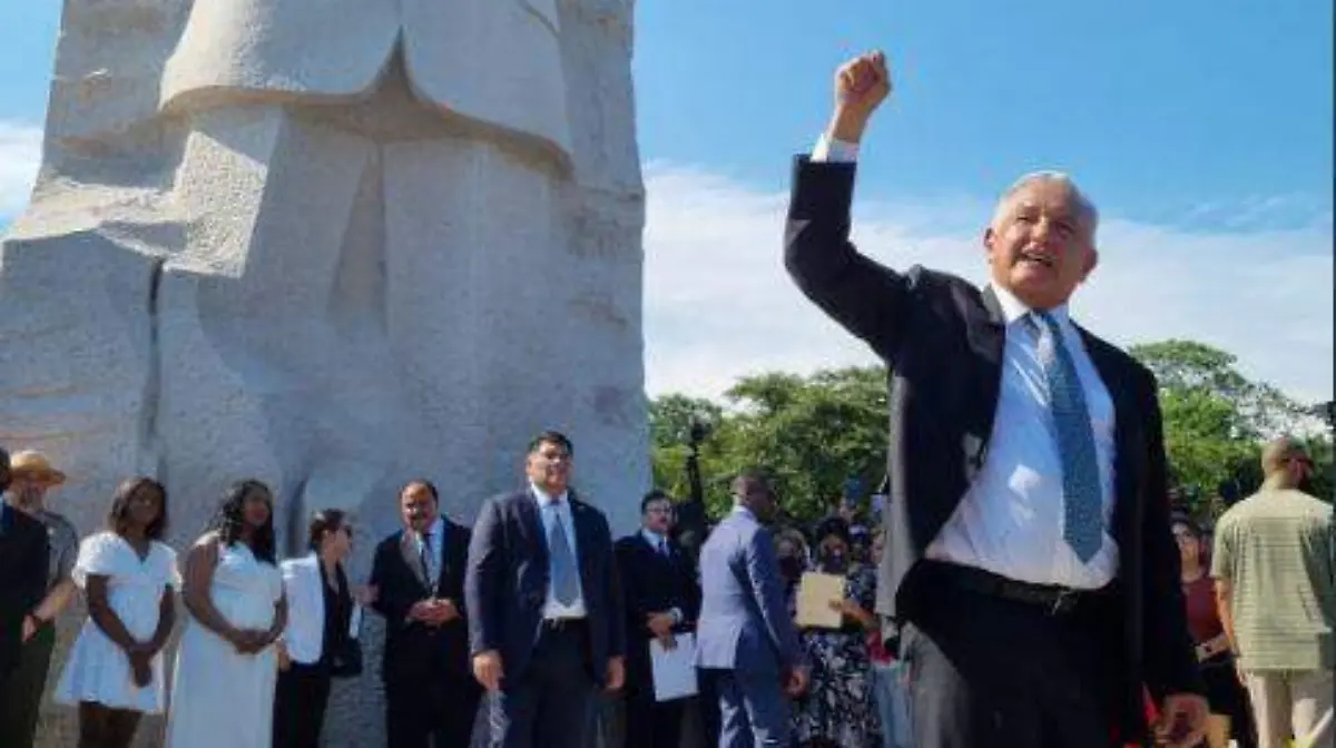 AMLO EN MEMORIAL DE MARTIN LUTHER